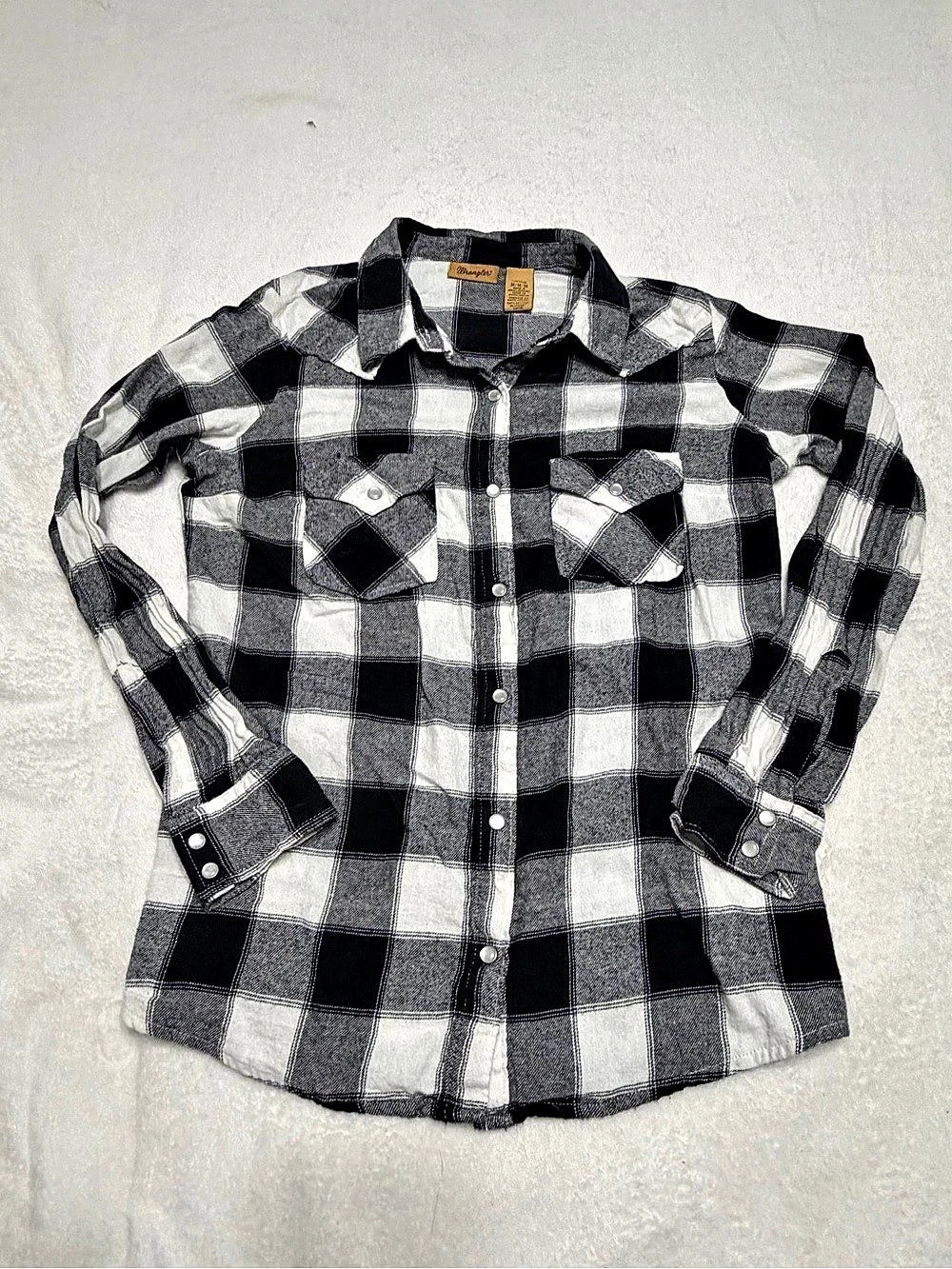 Wrangler Checkered Cotton Shirt in Black & White Size Medium